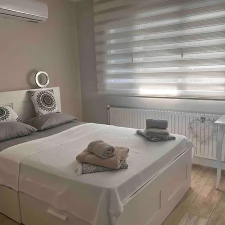 Lueks, Size Oezel Deniz Ve Havuz