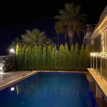 Lueks, Size Oezel Deniz Ve Havuz 호텔