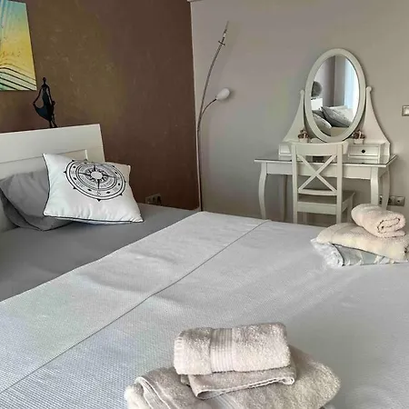 Lueks, Size Oezel Deniz Ve Havuz * Çeşme