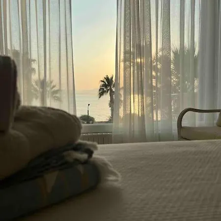 Lueks, Size Oezel Deniz Ve Havuz