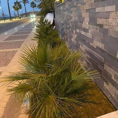 Lueks, Size Oezel Deniz Ve Havuz