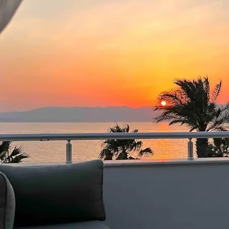 Lueks, Size Oezel Deniz Ve Havuz