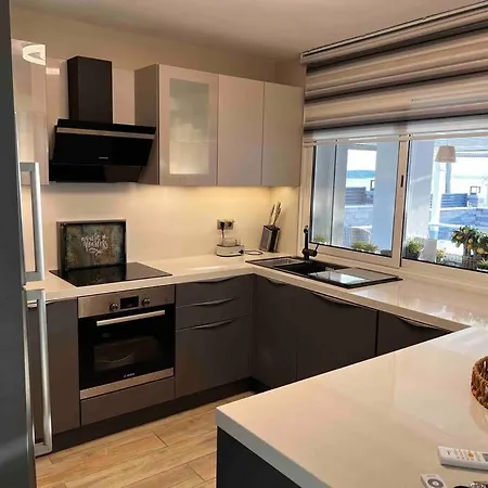 Lueks, Size Oezel Deniz Ve Havuz Çeşme