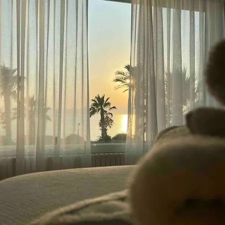 Lueks, Size Oezel Deniz Ve Havuz