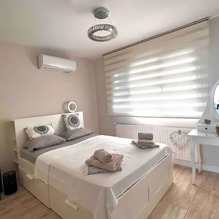 Lueks, Size Oezel Deniz Ve Havuz *