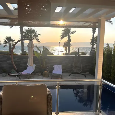 Lueks, Size Oezel Deniz Ve Havuz Hotel Çeşme