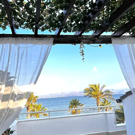 Lueks, Size Oezel Deniz Ve Havuz