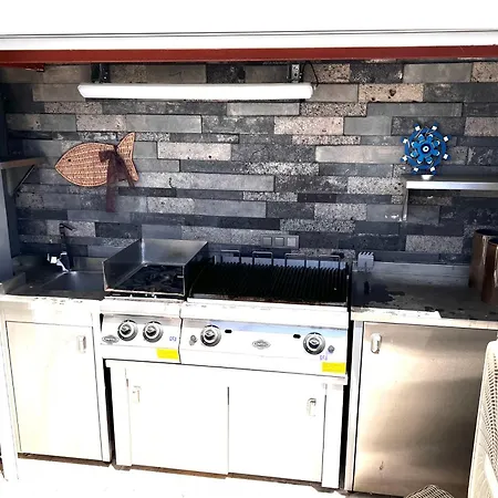 Lueks, Size Oezel Deniz Ve Havuz